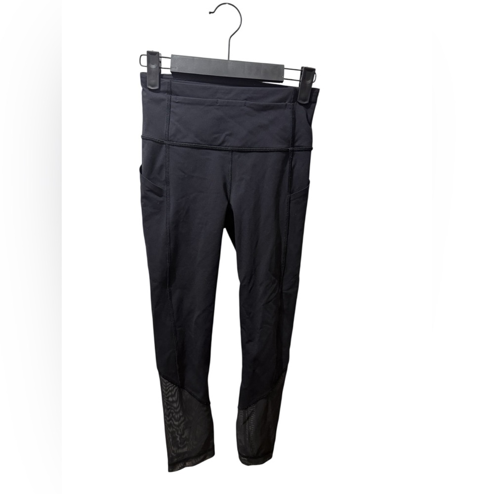 Lululemon Black Capri High Waisted Leggings Mesh Sides Size 2